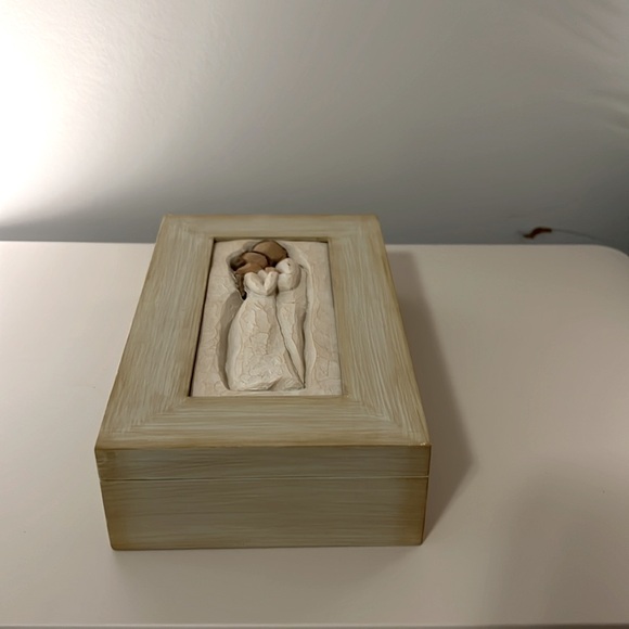 Willow Tree “Embrace” - Picture 2 of 4